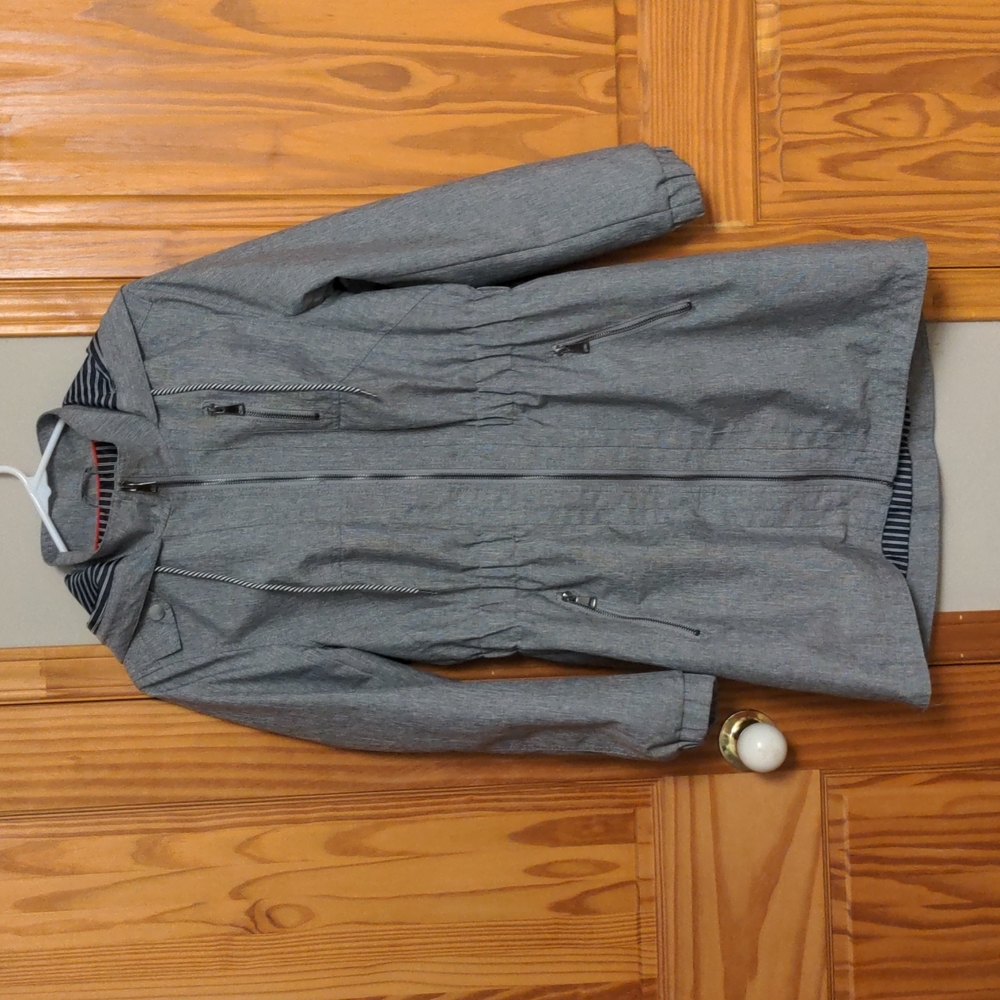 Oxygen rain jacket